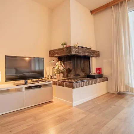 Rothornblick 57 By アパート *